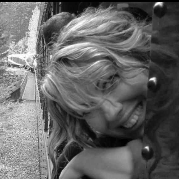 Meet your Posher, Zelia - Picture 1 of 1